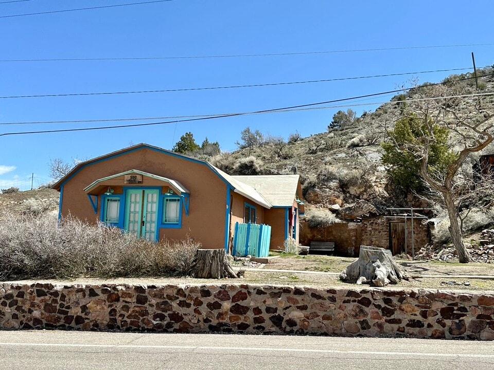 550 Main St in Pioche, NV - Foto de edificio