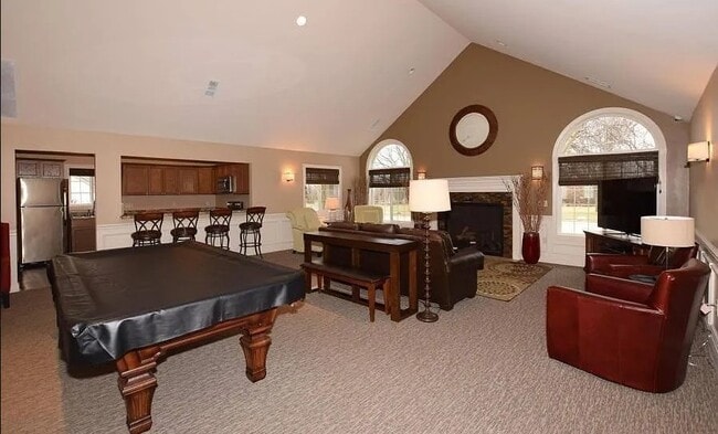 542 Pewaukee Rd in Pewaukee, WI - Building Photo - Building Photo