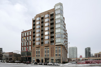 City View Tower in Chicago, IL - Building Photo - Building Photo