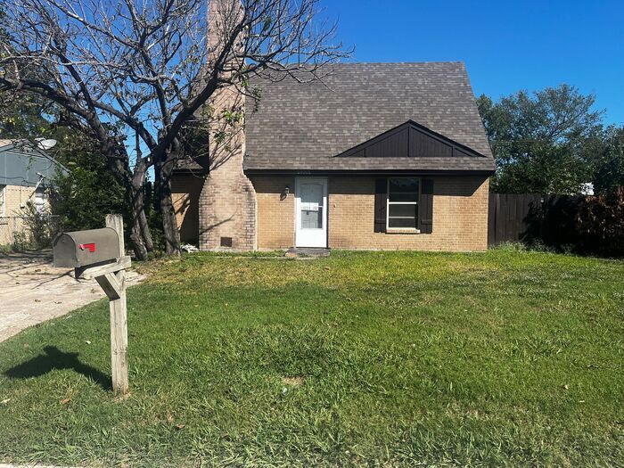 14001 Horseshoe Trail in Balch Springs, TX - Building Photo