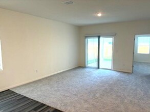 136 Rother Pl in Taylor, TX - Building Photo - Building Photo