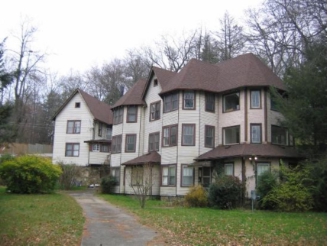 1 Gables Pl in Waynesville, NC - Building Photo