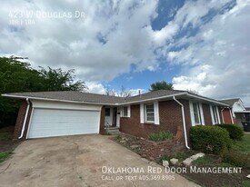 423 W Douglas Dr in Midwest City, OK - Building Photo