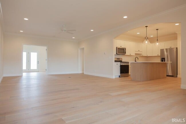 3036 White Oak Trl in Newburgh, IN - Building Photo - Building Photo