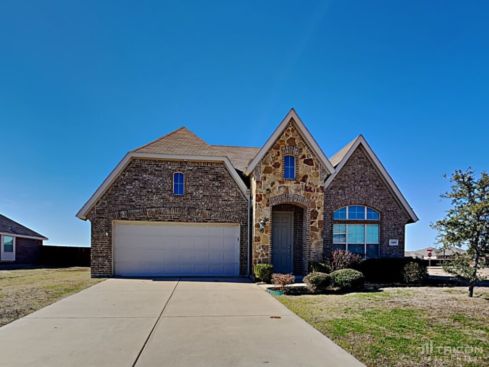 3000 Sweet Water Trail in Forney, TX - Foto de edificio