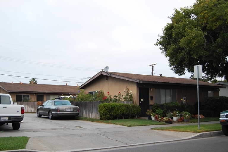 160 N Fir St in Orange, CA - Building Photo