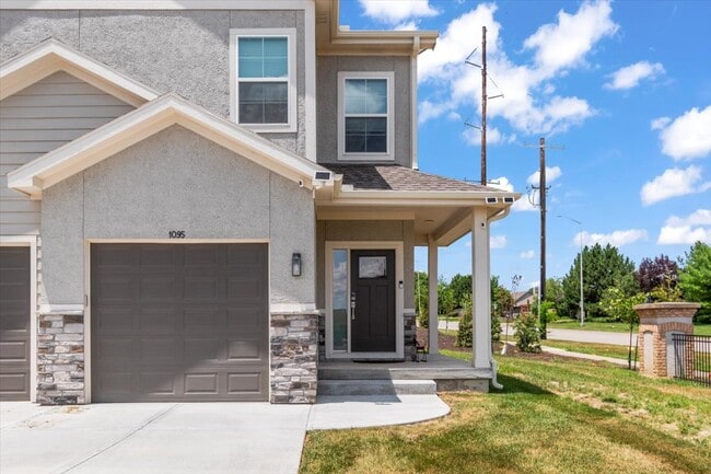 1095 N Findley St in Olathe, KS - Building Photo - Building Photo