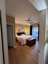 4310 Bayside Village Dr, Unit 201 in Tampa, FL - Foto de edificio - Building Photo