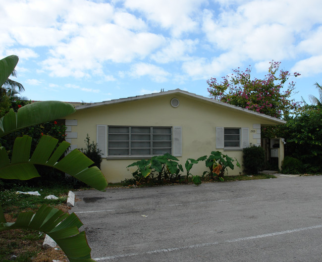 1920 Van Buren St in Hollywood, FL - Building Photo - Building Photo