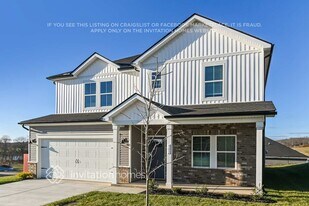 102 Fernbank Ln in Clarksville, TN - Building Photo