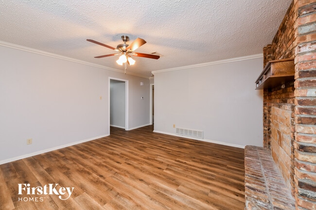 612 Mesa Dr in Euless, TX - Building Photo - Building Photo