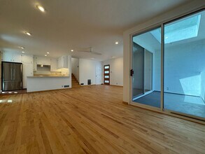 8863 Lookout Mountain Ave in Los Angeles, CA - Building Photo - Building Photo