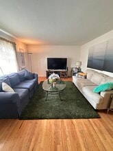 241 W Passaic St in Rochelle Park, NJ - Building Photo - Building Photo