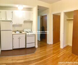 168 North Beacon St, Unit 3 in Boston, MA - Foto de edificio - Building Photo