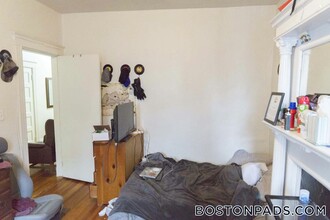 1377 Commonwealth Ave in Boston, MA - Building Photo - Building Photo