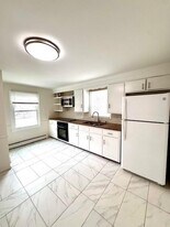 98-98 Shawmut Ave in Central Falls, RI - Building Photo