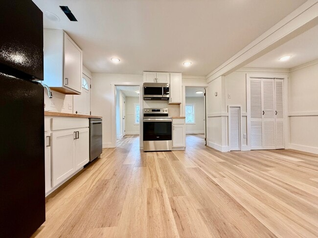 property at 122 N Roosevelt St