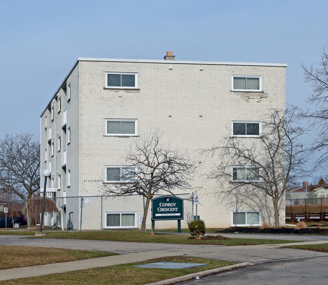 37 Conroy Cres in Guelph, ON - Building Photo - Primary Photo