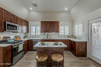 8215 E Cypress St in Scottsdale, AZ - Building Photo - Building Photo