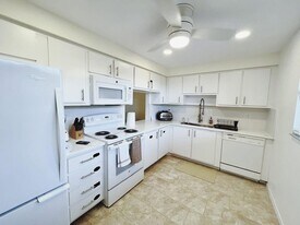 7080 Nova Dr, Unit 307B in Davie, FL - Building Photo