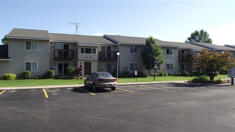 Rosebush Estates in Rosebush, MI - Building Photo