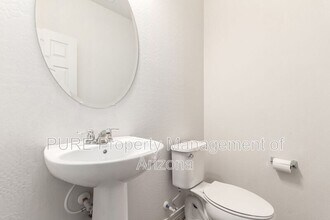 5616 N 90th Dr in Glendale, AZ - Building Photo - Building Photo