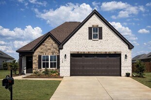 110 Herman Dr in Prattville, AL - Building Photo