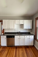 97 Nightingale Ave, Unit 97 Nightingale Ave. in Quincy, MA - Foto de edificio - Building Photo