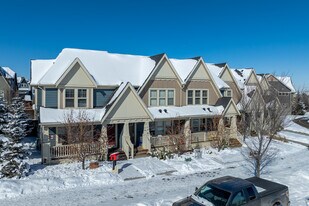 83 Marine Dr SE in Calgary, AB - Building Photo
