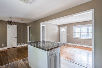 2833 Cardo Dr NW in Atlanta, GA - Building Photo - Building Photo