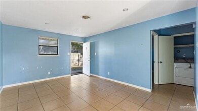8 E Champion St in Edinburg, TX - Building Photo - Building Photo