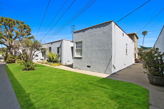 2346 20th St in Santa Monica, CA - Foto de edificio - Building Photo