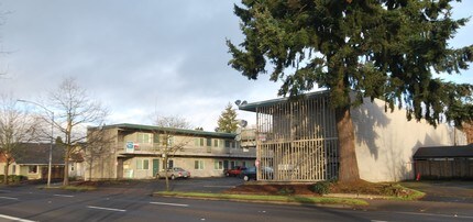 Westwood Plaza Apartments in Eugene, OR - Foto de edificio - Building Photo