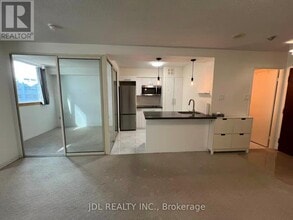 1055 Bay St. in Toronto, ON - Building Photo - Building Photo