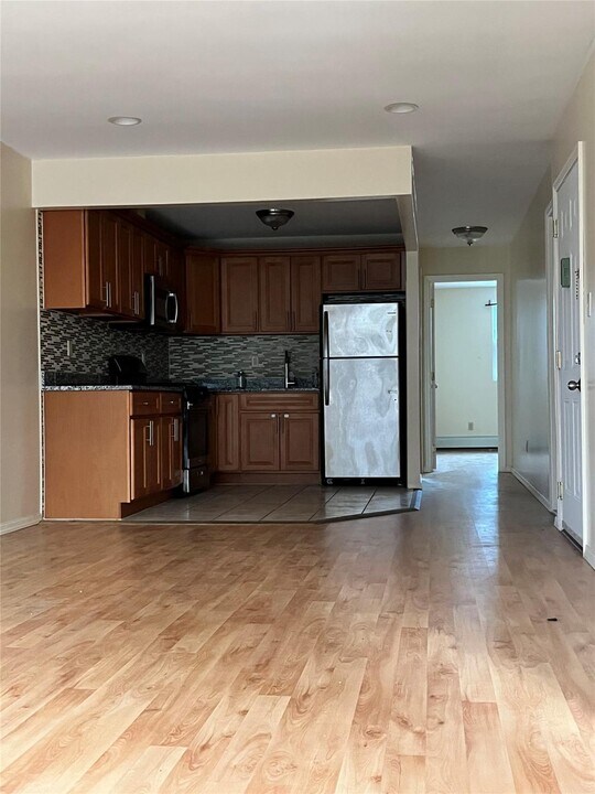 176-176 E 176th St in New York, NY - Building Photo