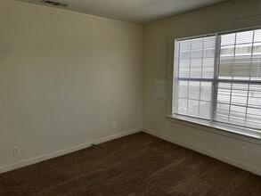 701 Cranford St in Sulphur Springs, TX - Building Photo - Building Photo