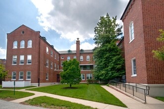 Clare Court in Baltimore, MD - Building Photo - Building Photo