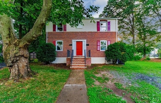 property at 6 Armstrong St
