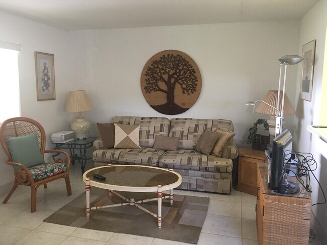 99 Saxony C in Delray Beach, FL - Foto de edificio - Building Photo