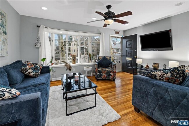 16 Morse Ave in Rutherford, NJ - Building Photo - Building Photo