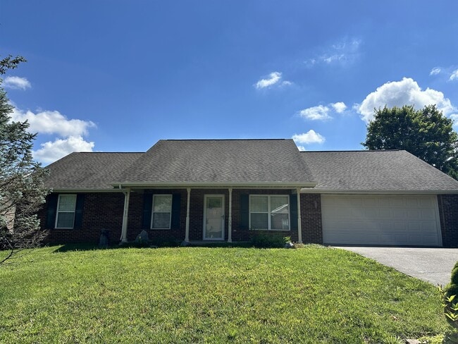 1114 Mercer Dr in Maryville, TN - Building Photo - Building Photo
