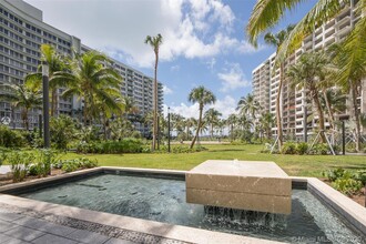 1500 Bay Dr, Unit 382 in Miami Beach, FL - Building Photo - Building Photo