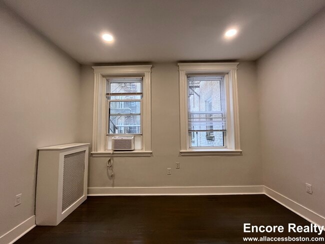 111 Park Dr, Unit 14 in Boston, MA - Building Photo - Building Photo