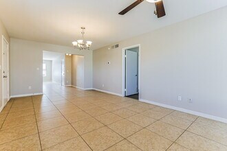 728 W El Prado Rd, Unit B207 in Chandler, AZ - Foto de edificio - Building Photo
