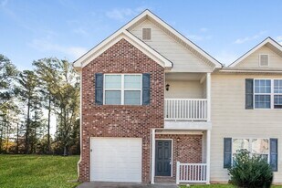 1752 Old Dogwood in Jonesboro, GA - Building Photo