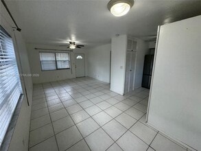 2000 Buchanan St in Hollywood, FL - Building Photo - Building Photo