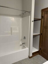 600 Hickory St in Gilman, WI - Foto de edificio - Building Photo