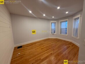 331 Chelsea St, Unit 326-1 in Boston, MA - Building Photo - Building Photo