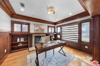 1728 N Van Ness Ave in Los Angeles, CA - Building Photo - Building Photo