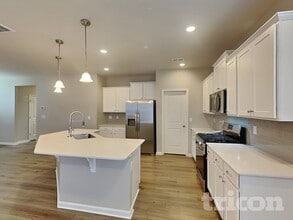 5810 Oak Br Cir in Maiden, NC - Foto de edificio - Building Photo